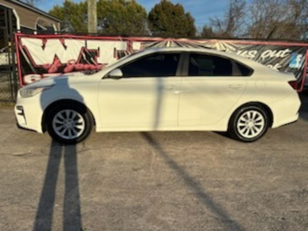 2020 Kia Forte FE's photo